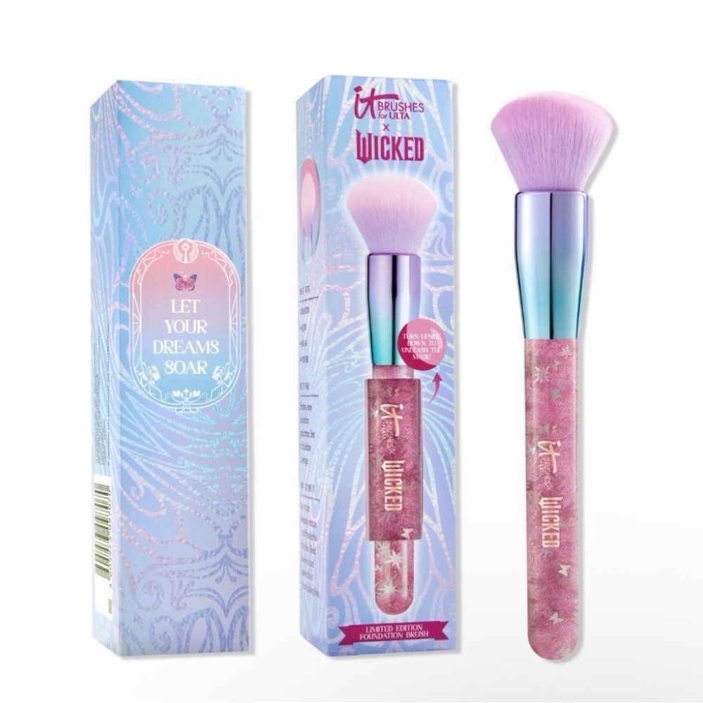 Limited Edition Glinda Makeup Brush IT x Wicked Foundation Brush Pink Holographi